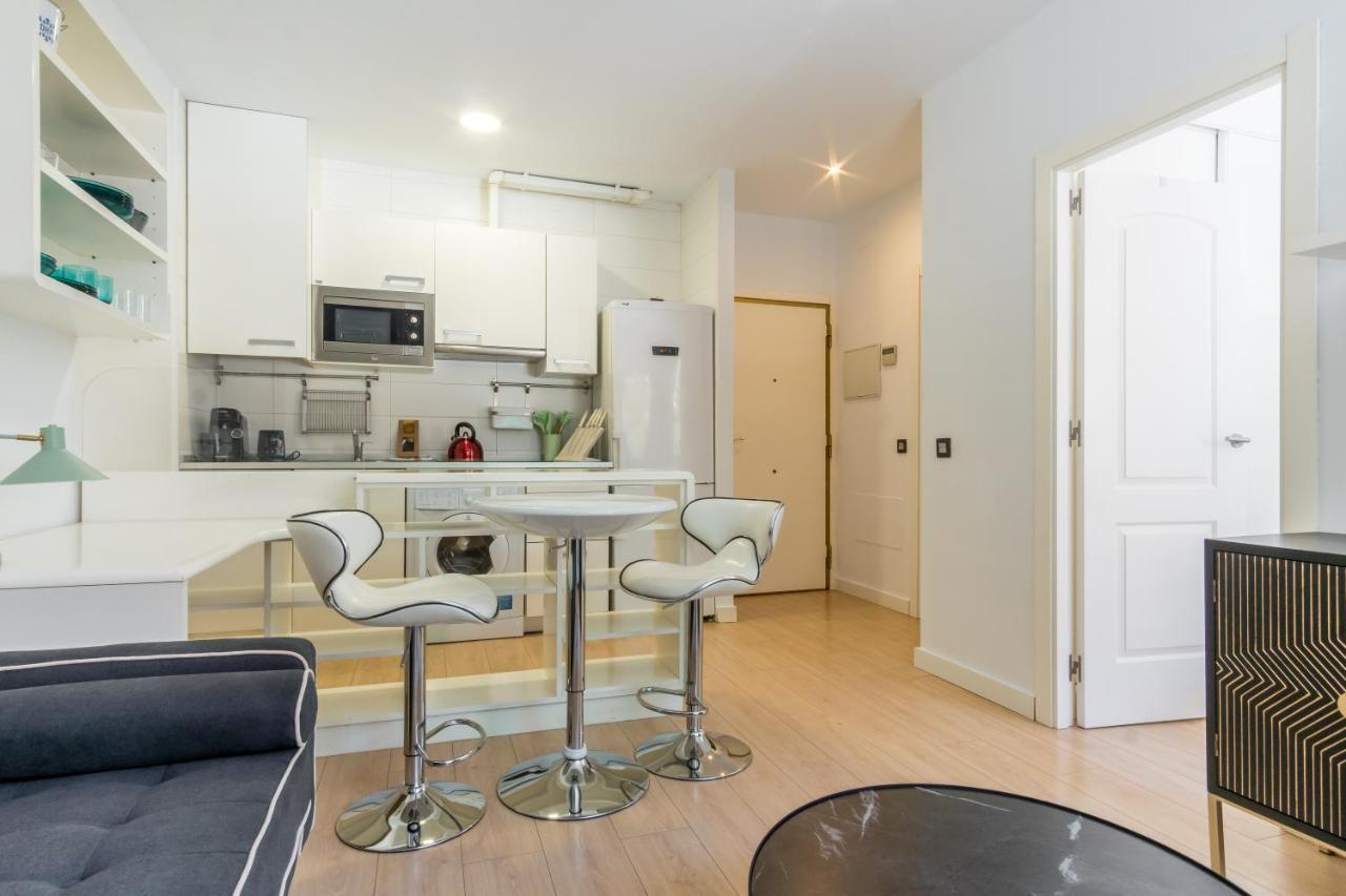 Bright Modern -1Bedroom 1Bath -Cuatro Caminos マドリード エクステリア 写真