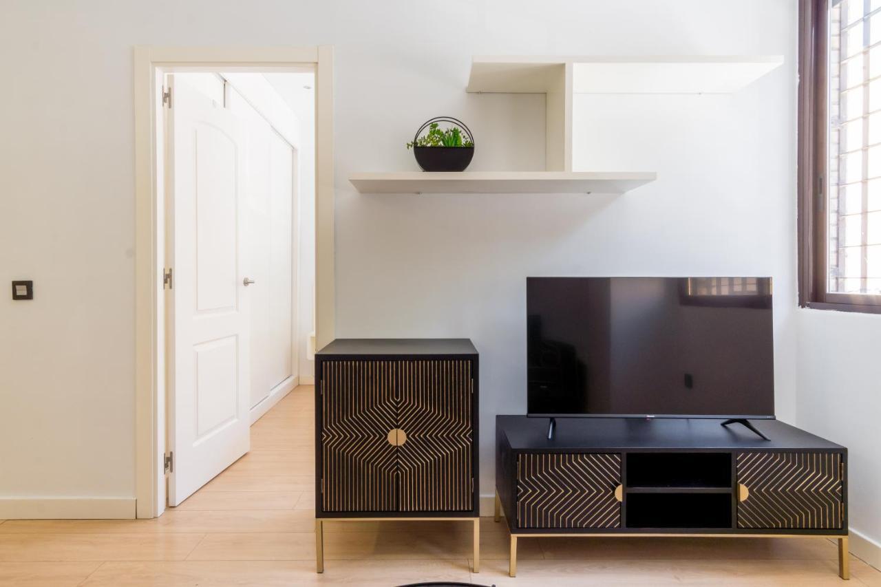 Bright Modern -1Bedroom 1Bath -Cuatro Caminos マドリード エクステリア 写真